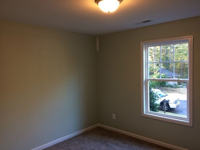 Building Photo - Contemporary Duplex in Prime Downtown Cary...