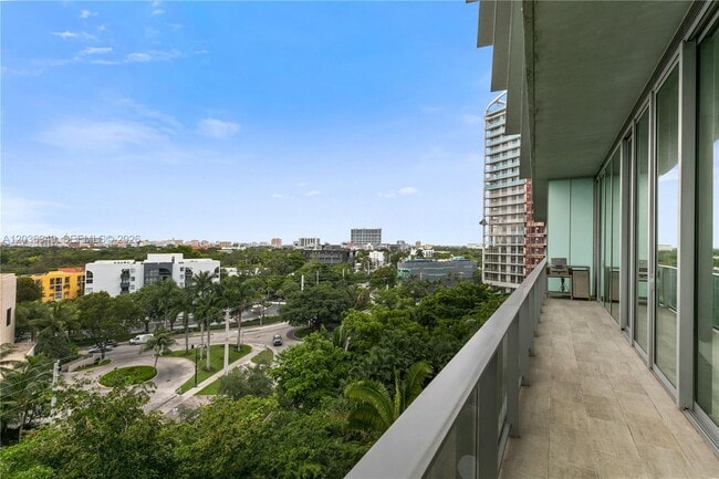 Building Photo - 2669 S Bayshore Dr