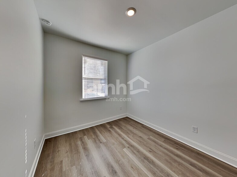 Building Photo - 1448 Aquamarine Dr