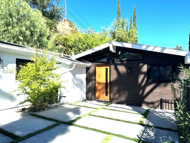 Building Photo - 22421 Mulholland Dr