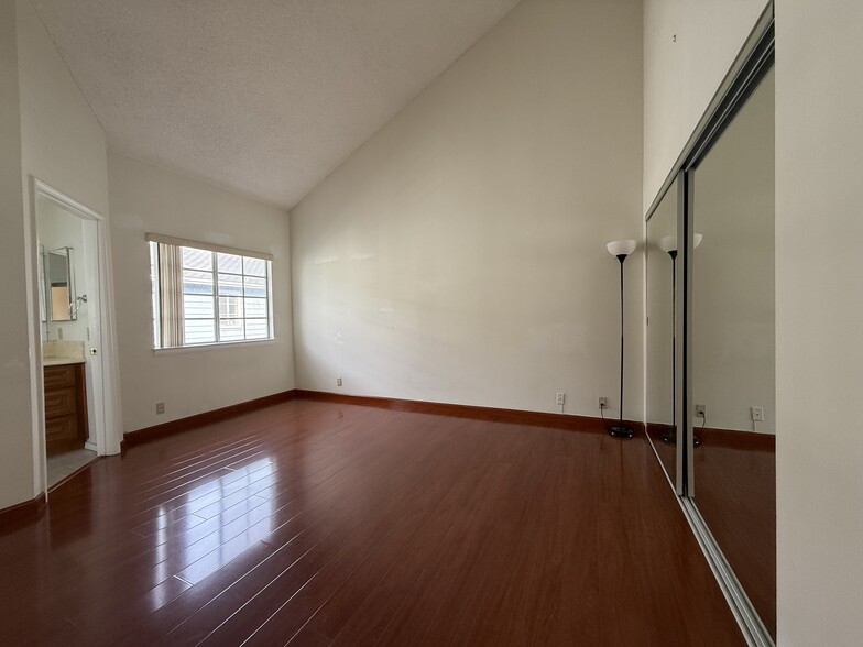 Building Photo - 26145 Frampton Ave