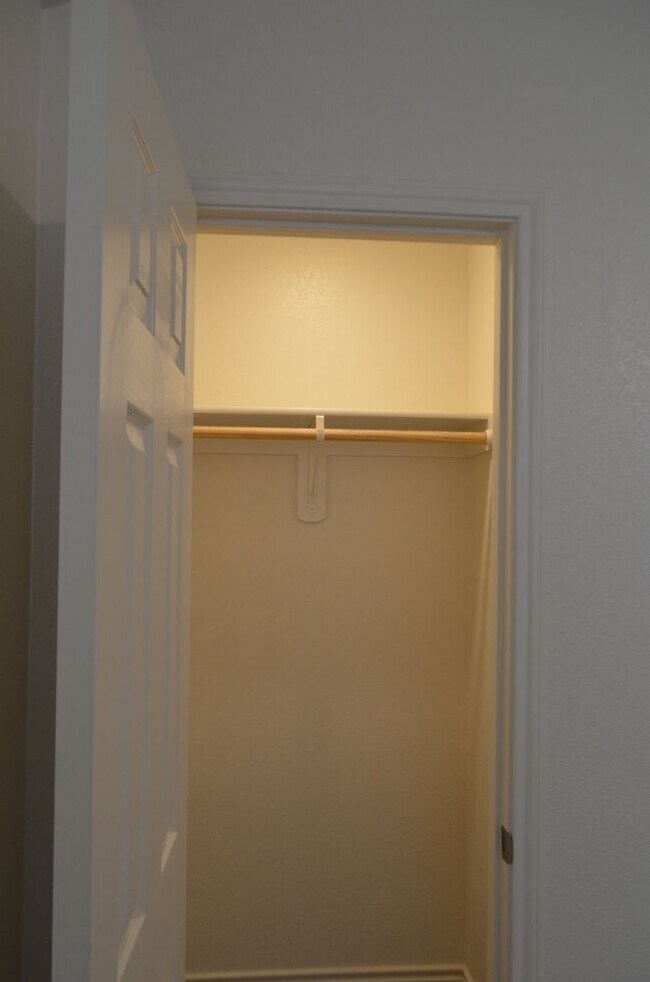 Building Photo - 916 Industrial Ave