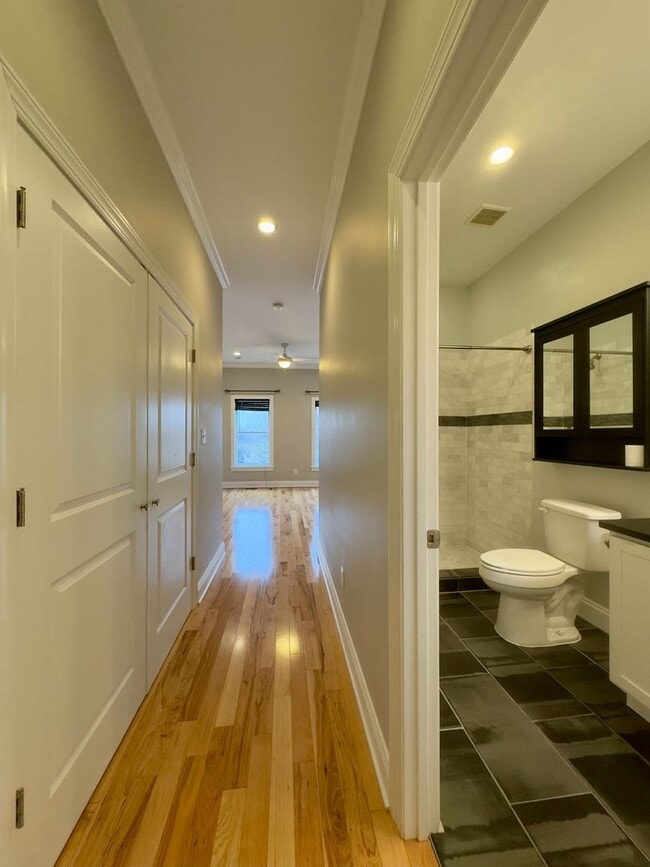 Building Photo - Charming 3 Bedroom/2.5 Bathroom Duplex in Hampden!