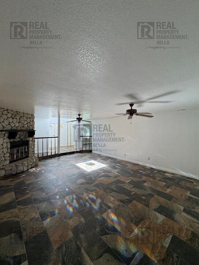 Building Photo - Peaceful Nuevo Living with Gated Driveway, Spacious Layout and Outdoor Living
