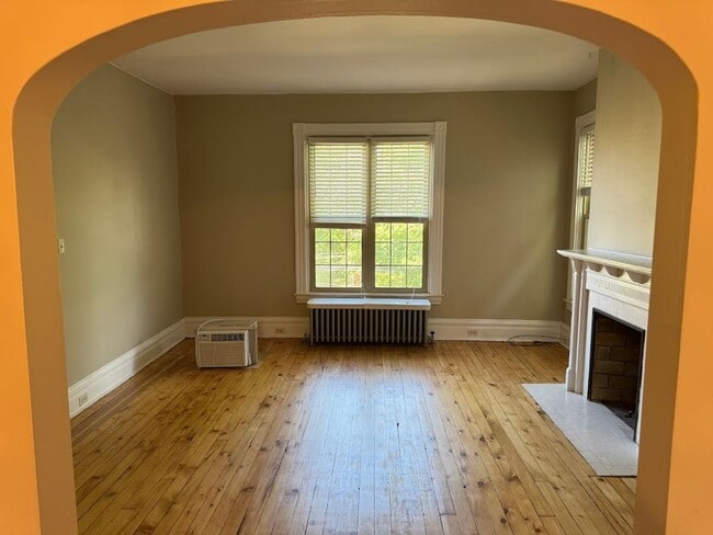 Building Photo - 5910 Howe St