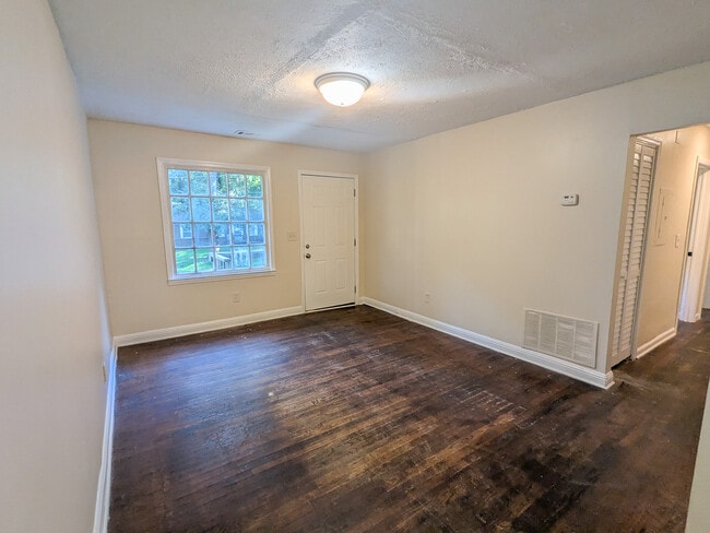 Building Photo - 2871 Marco Dr NW