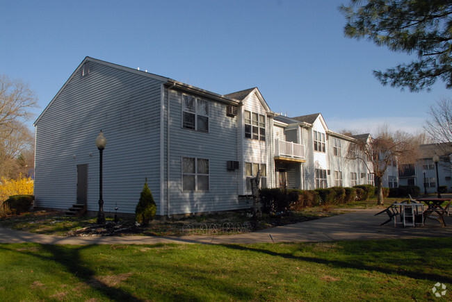 Building Photo - Briarwood Court Apartments