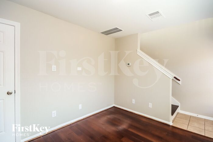 Building Photo - 10738 Clearview Villa Pl