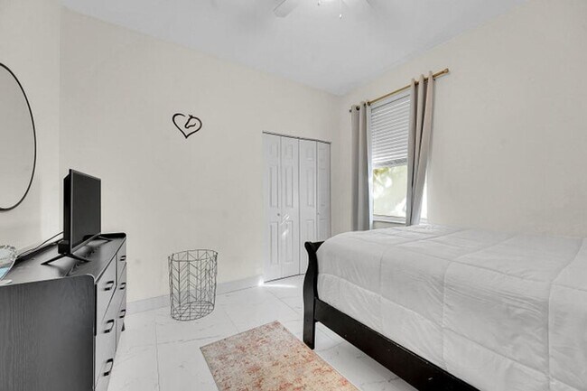 Building Photo - 13620 Folkestone Ct