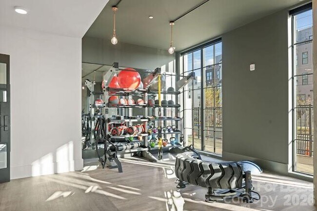 Building Photo - 536 W Tremont Ave