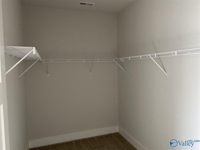 Building Photo - 440 Legend Oak Way SW