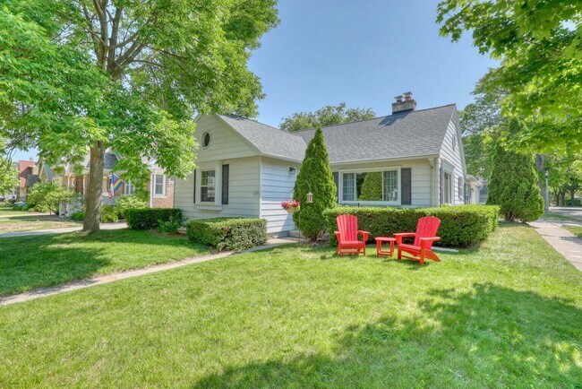 Primary Photo - 5100 N Idlewild Ave
