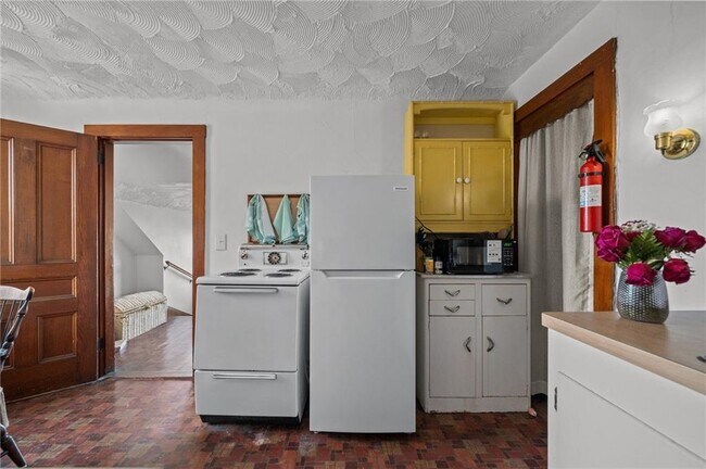 Building Photo - 350 Broadway