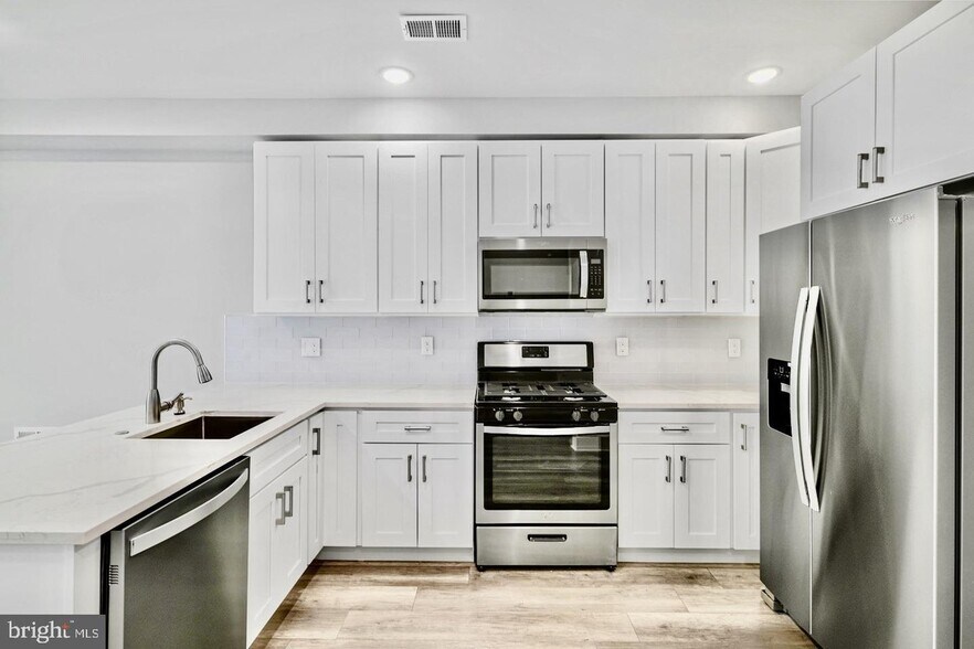 Primary Photo - 1710 N 25th St
