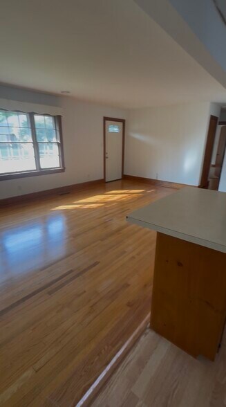 Kitchen - 2904 Norfolk St