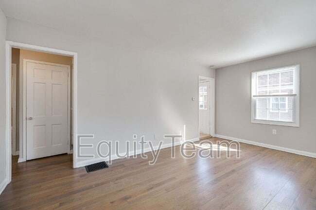 Building Photo - 3918 Odin Ave