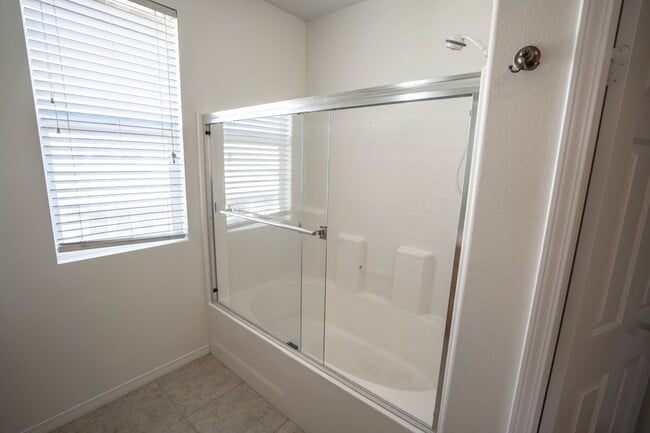 Building Photo - Charming 2-Bedroom Townhome with Office Sp...