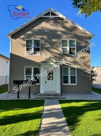 Building Photo - Larger Studio Apartment