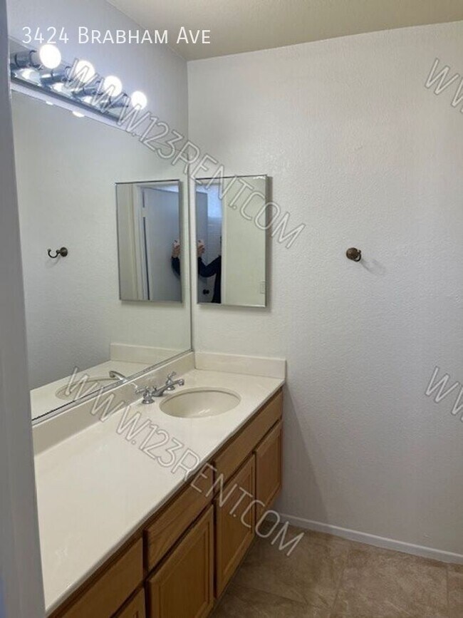 Building Photo - 3424 Brabham Ave