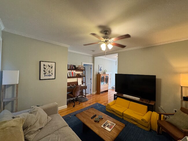 Building Photo - 327 High St