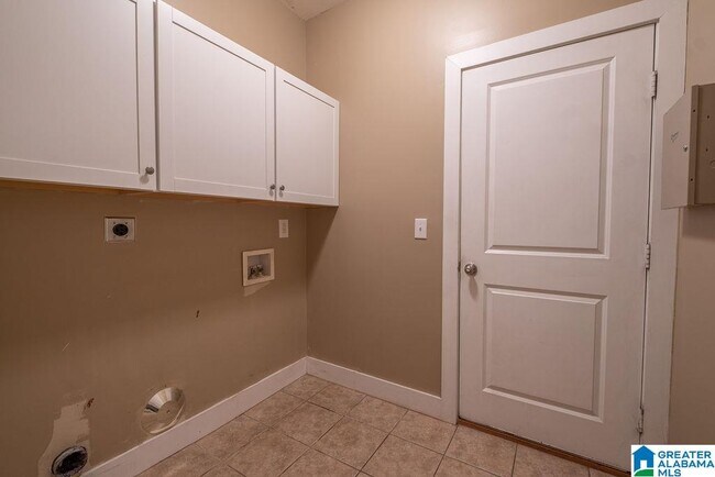 Building Photo - 216 Chesser Way