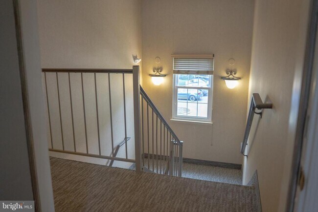 Building Photo - 12101 Greenwood Ct