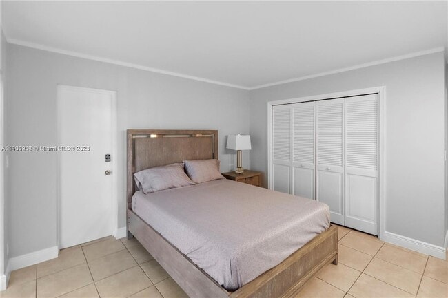 Building Photo - 2420 SE 17th St