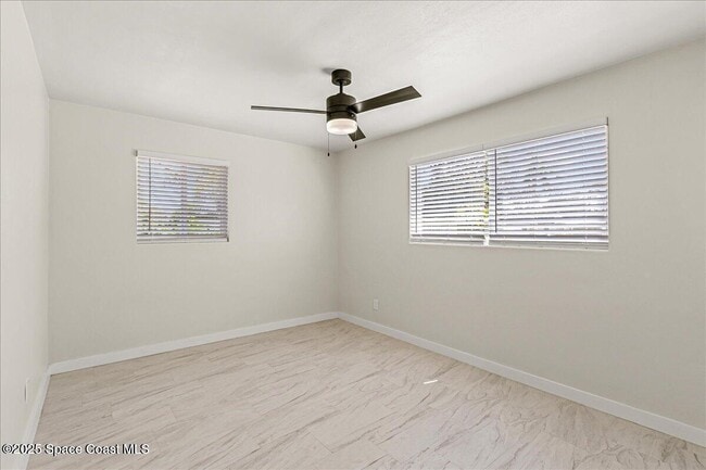 Building Photo - 1104 Azalea Ln