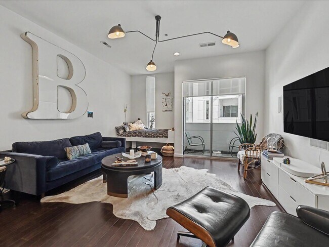 Building Photo - 341 Viburnum Way Ct