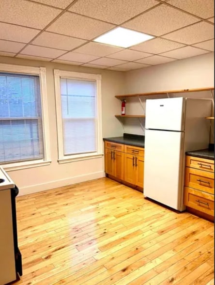 Building Photo - 583 Washington Ave