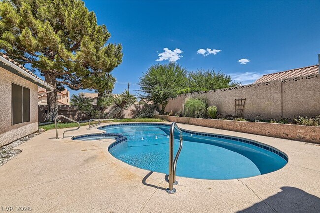 Building Photo - 1779 Yellowwood Dr