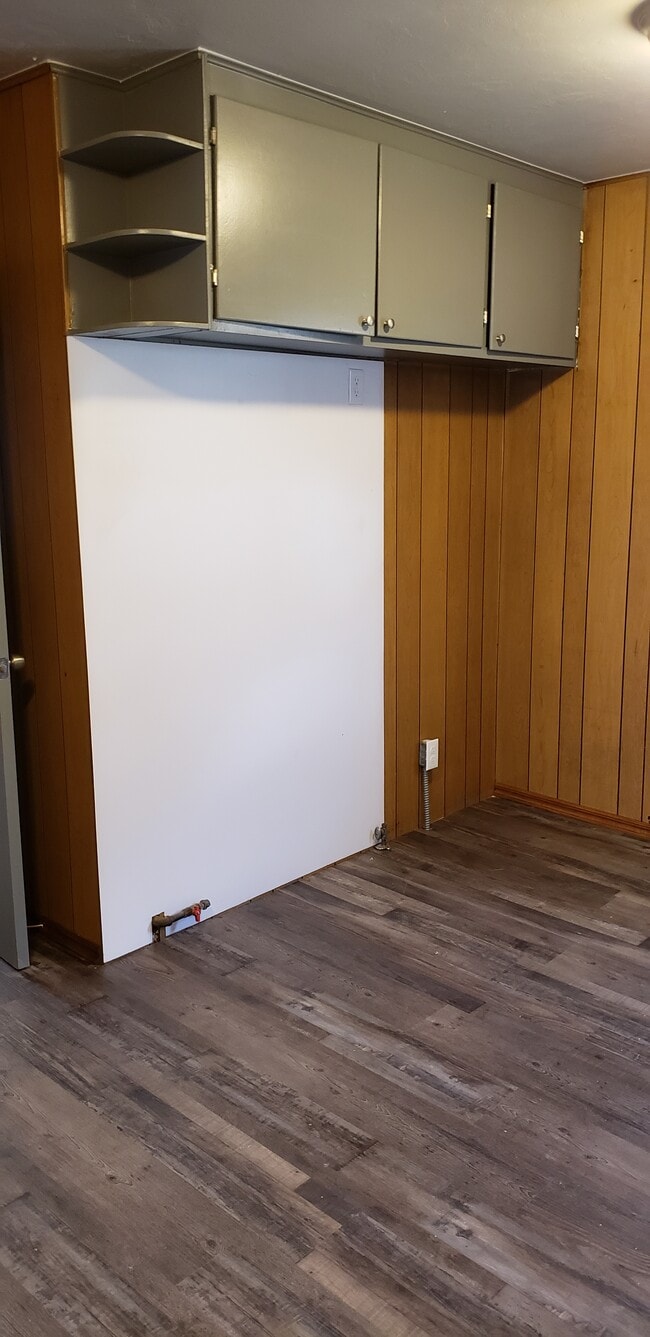 Building Photo - SE 44