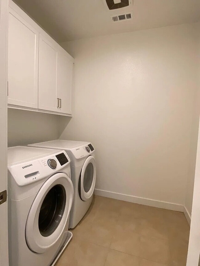 Building Photo - 576 Asilomar Wy