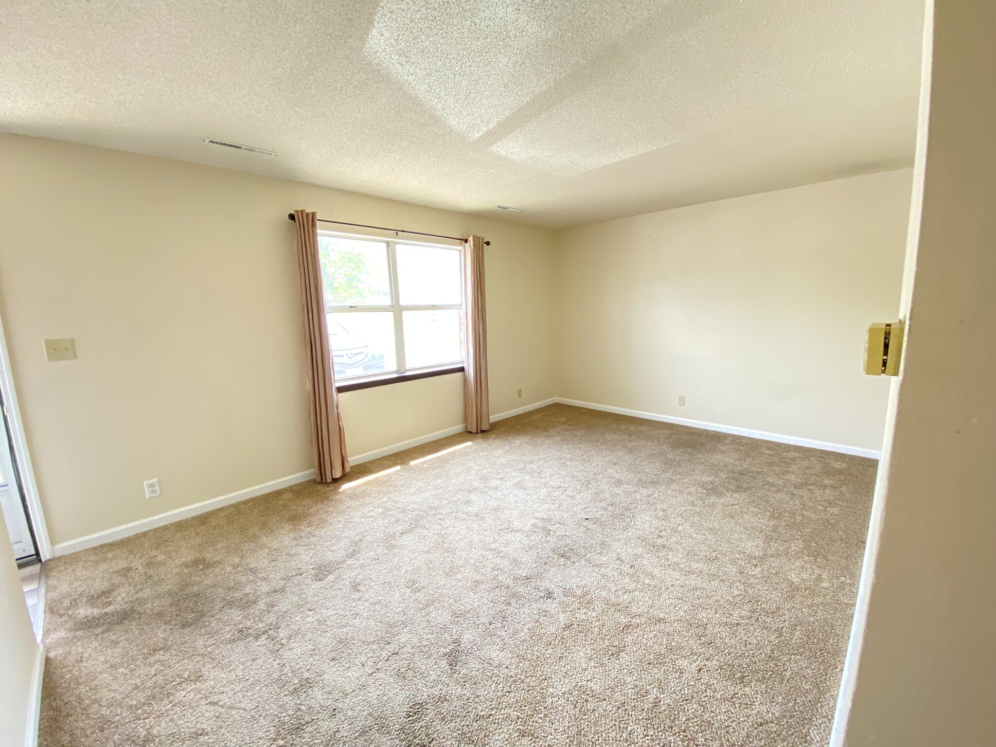 Building Photo - 4327 Ludwick Blvd