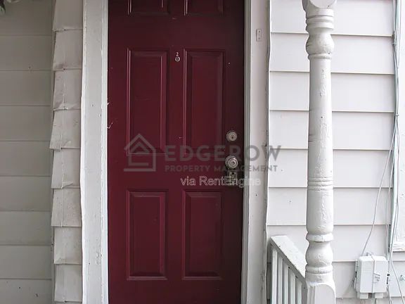 Building Photo - 635 Lafayette Ave NE
