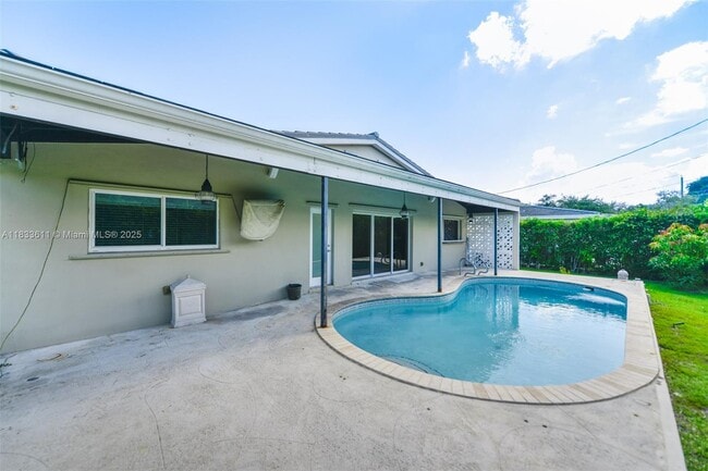 Building Photo - 3615 Riviera Ct