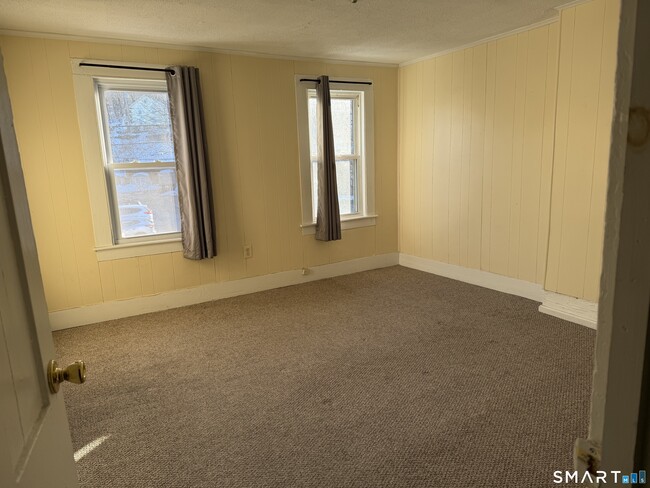 Building Photo - 131 Willow St