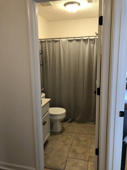 Building Photo - 800 Tintern Abbott Ct