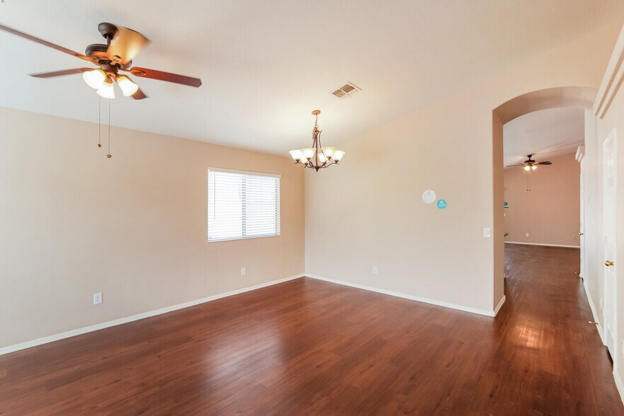 Building Photo - 21818 W Sonora St