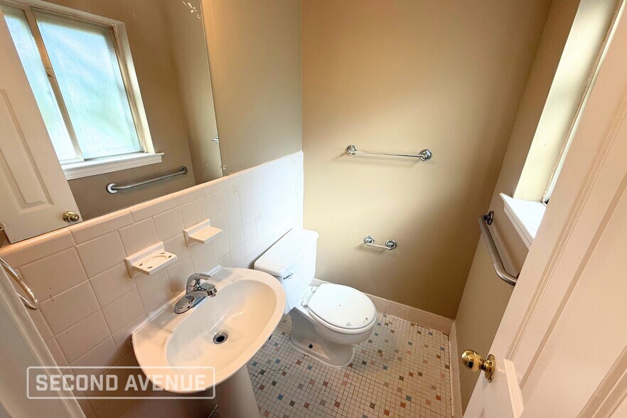 Building Photo - 4387 Cottonwood Rd