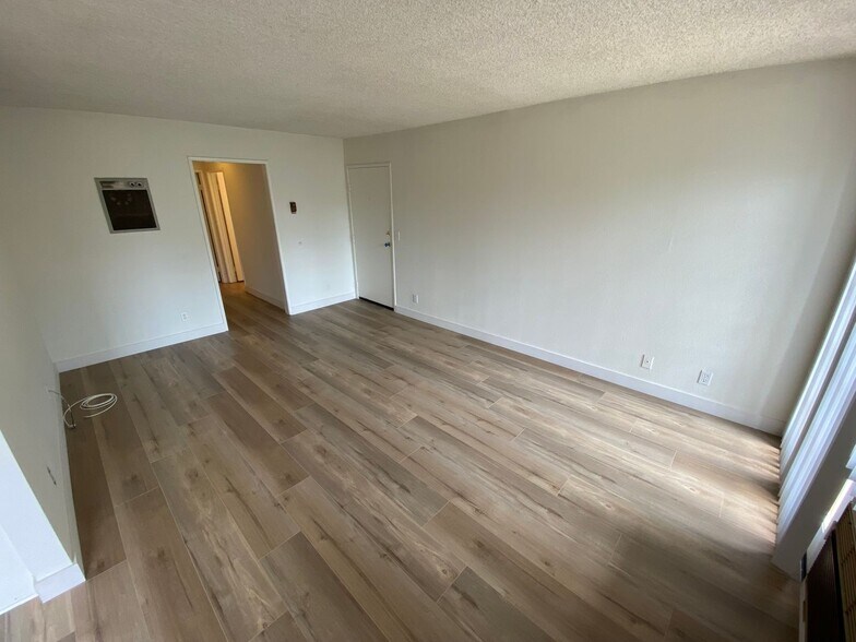 Building Photo - 3546 Hughes Ave