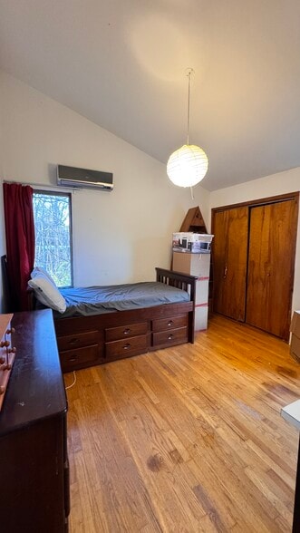 Building Photo - 148 Cat Rock Rd