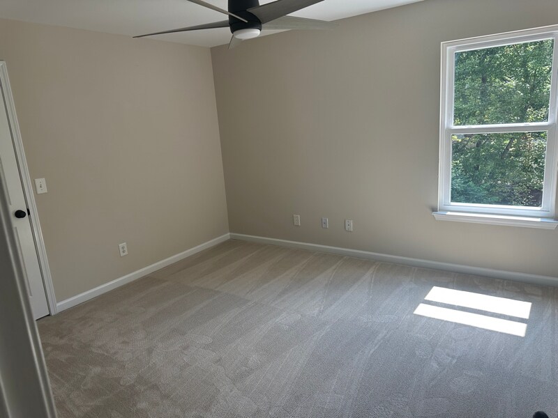 Building Photo - 1152 Olde Cameron Ln