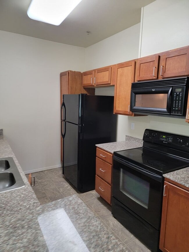 Building Photo - Adorable 3 bedroom 2 bath Condo