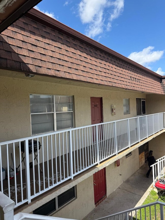 Building Photo - 4524 SW 54th St