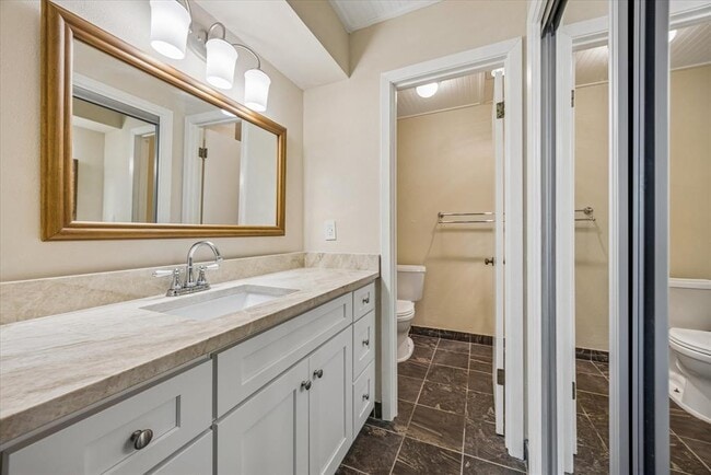 Building Photo - 2808 Thrushwood Dr