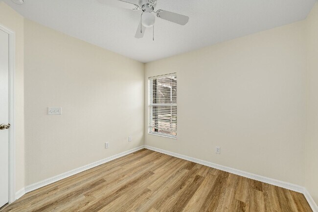 Building Photo - 4 BEDROOM POOL HOME IN SUNTREE!!!!!!!