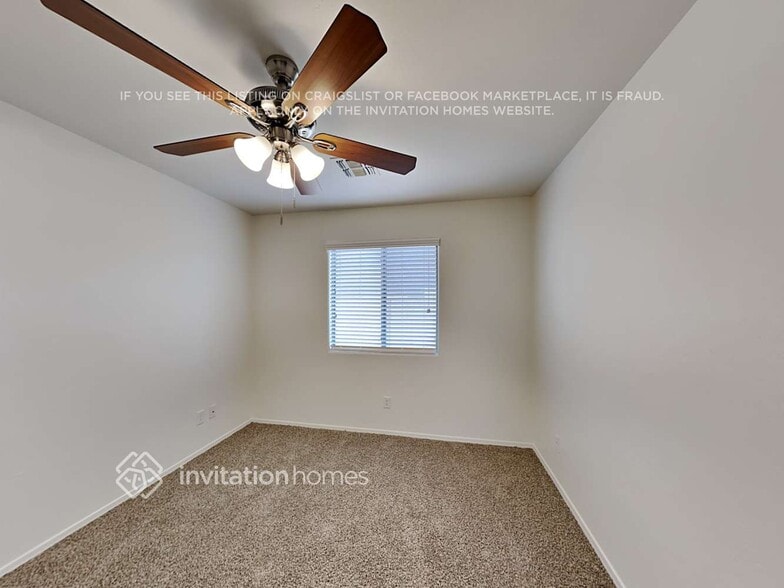 Building Photo - 13737 W Solano Dr