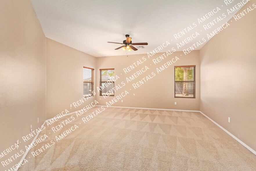 Building Photo - 664 W Silver Reef Ct