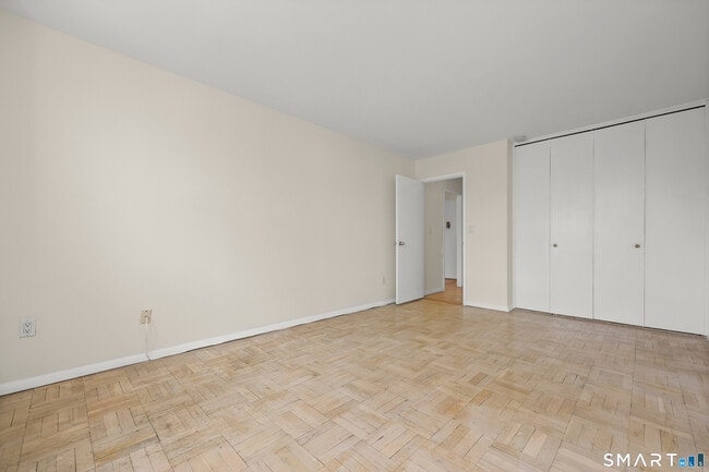 Building Photo - 140 Grove St